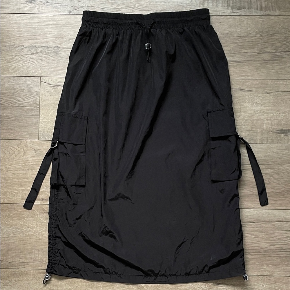 Women’s midi black elastic tie skirt size small